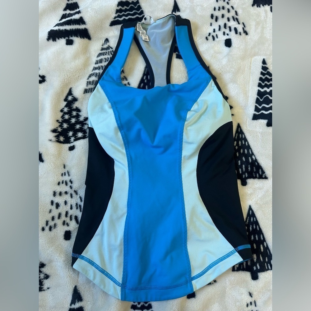 Lululemon tank size 2 - Picture 3 of 5